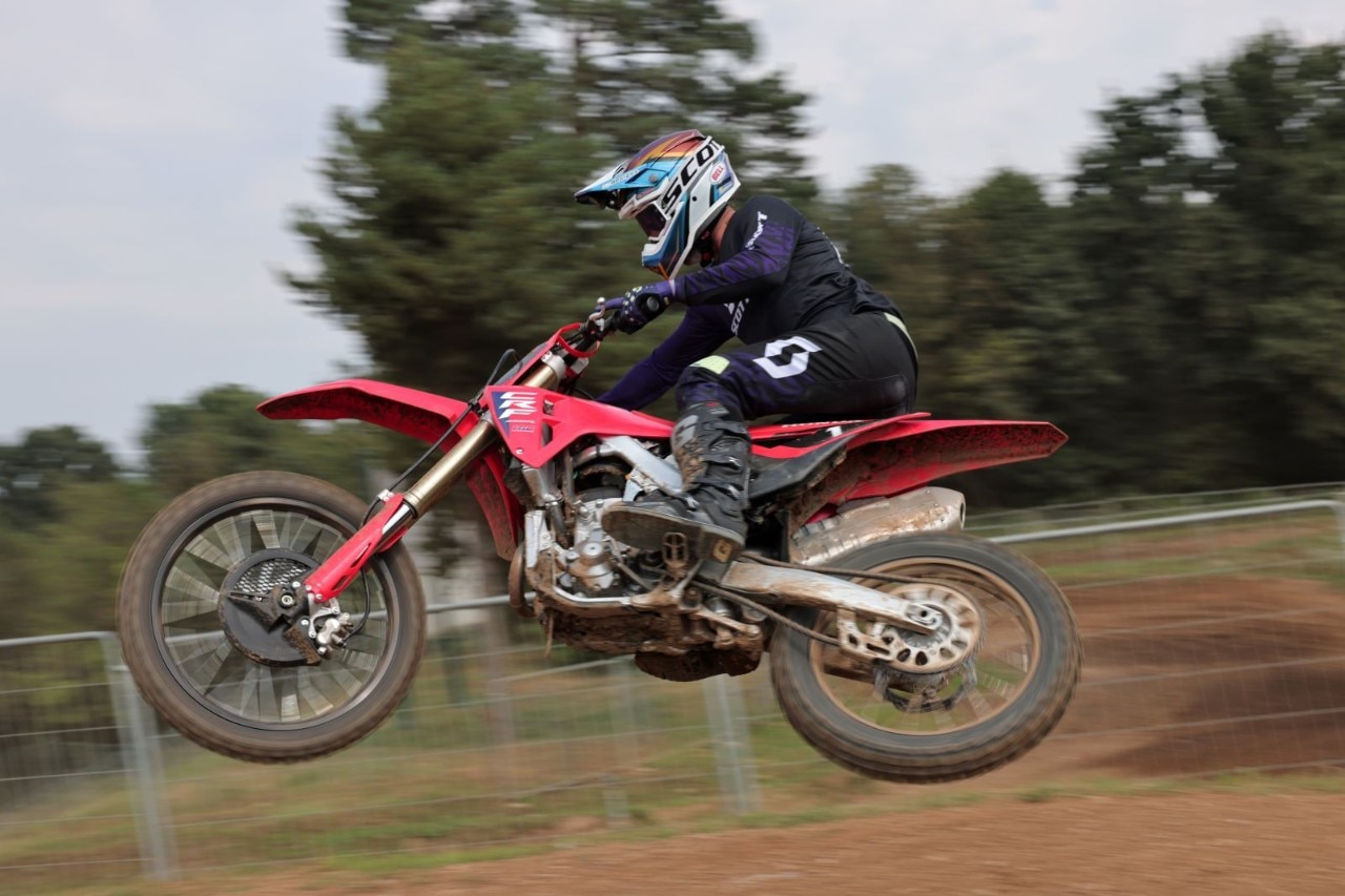 Prova Honda CRF 250R e CRF450R  2025: sempre più su!